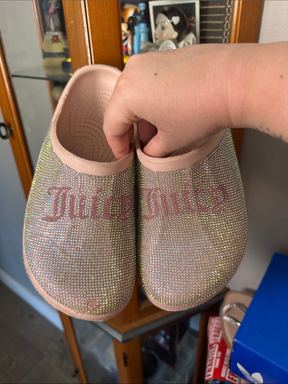 Juicy Couture Pink Sparkle Womens Slip-Ons